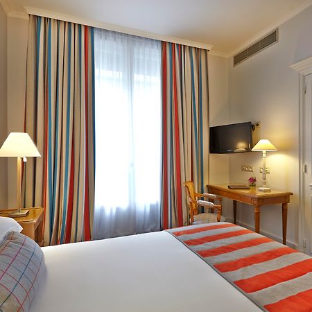 Royal Hotel Paris Champs Elysees Bagian luar foto