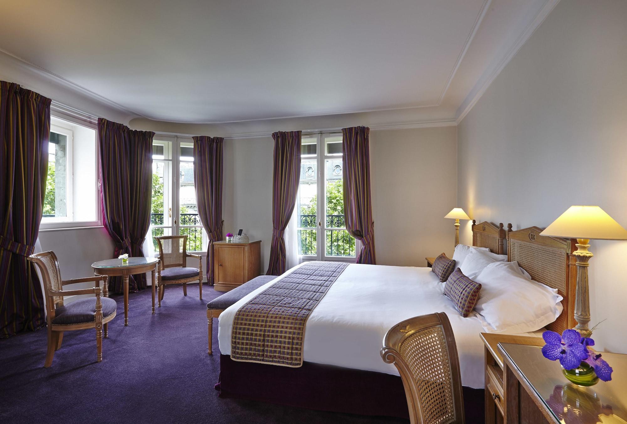 Royal Hotel Paris Champs Elysees Bagian luar foto
