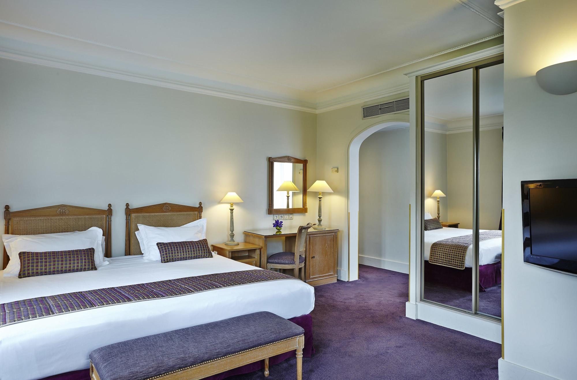 Royal Hotel Paris Champs Elysees Bagian luar foto