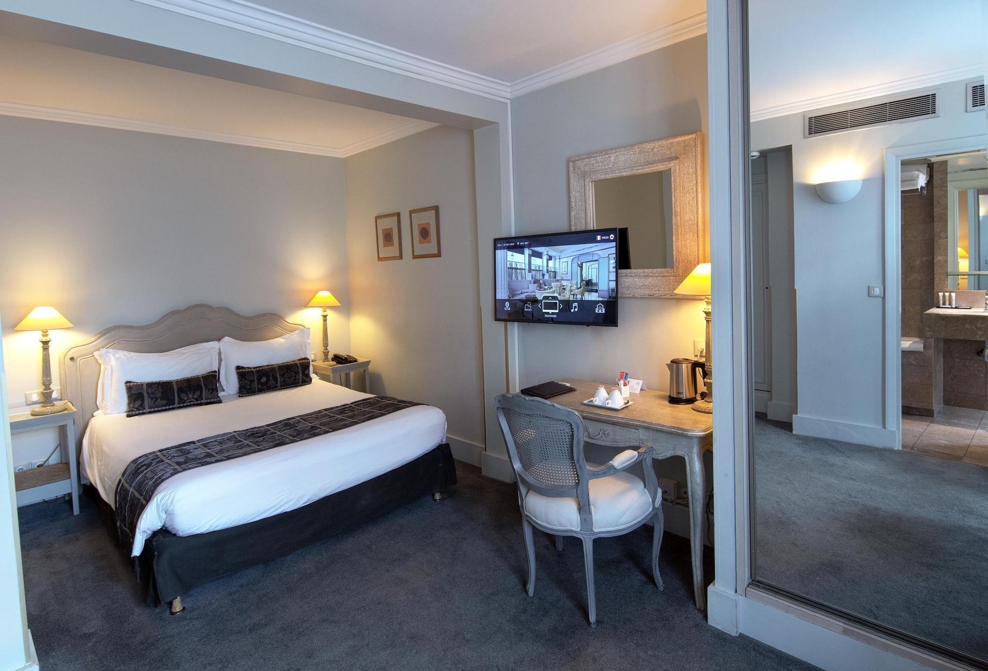 Royal Hotel Paris Champs Elysees Bagian luar foto