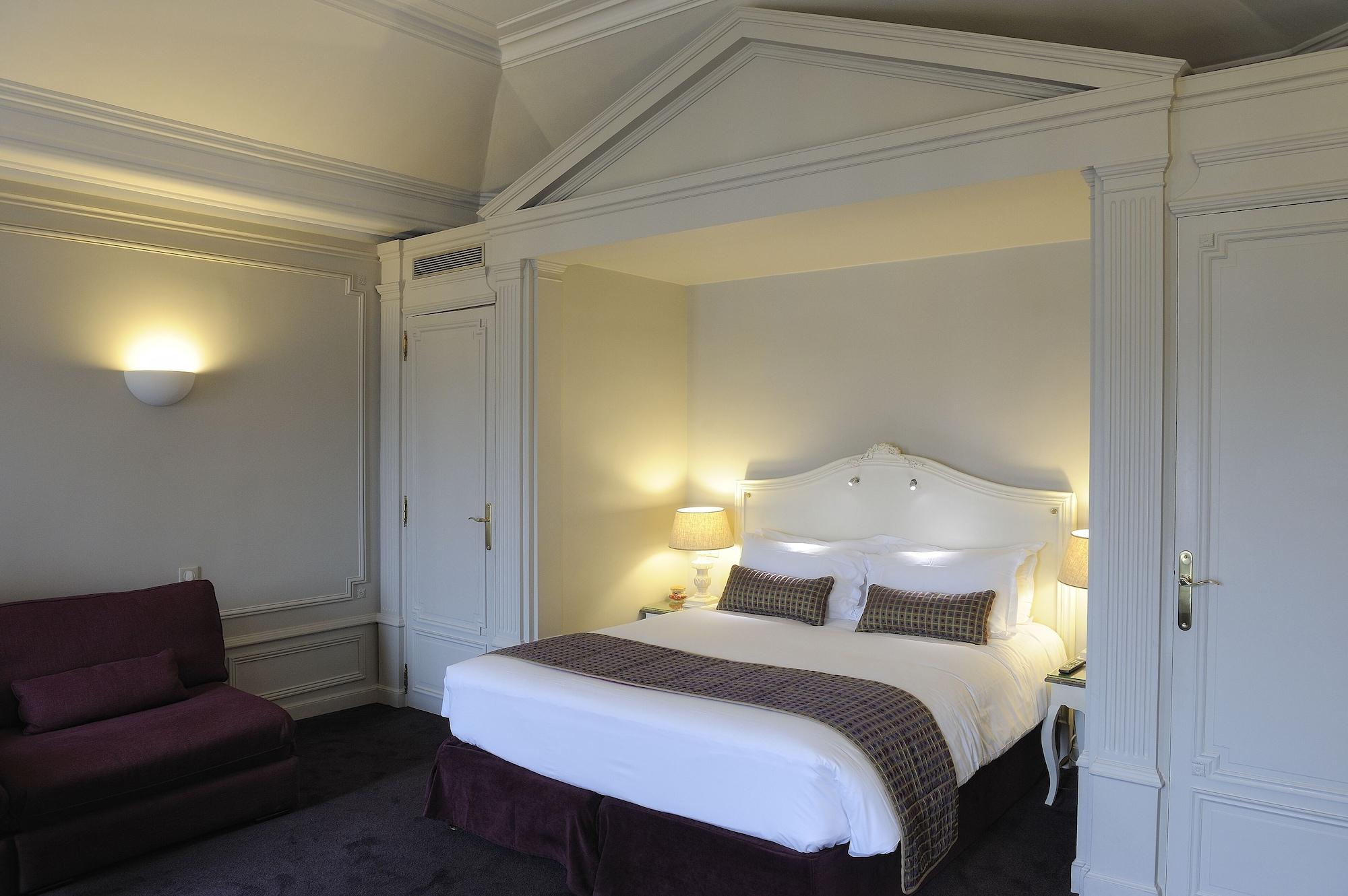 Royal Hotel Paris Champs Elysees Bagian luar foto