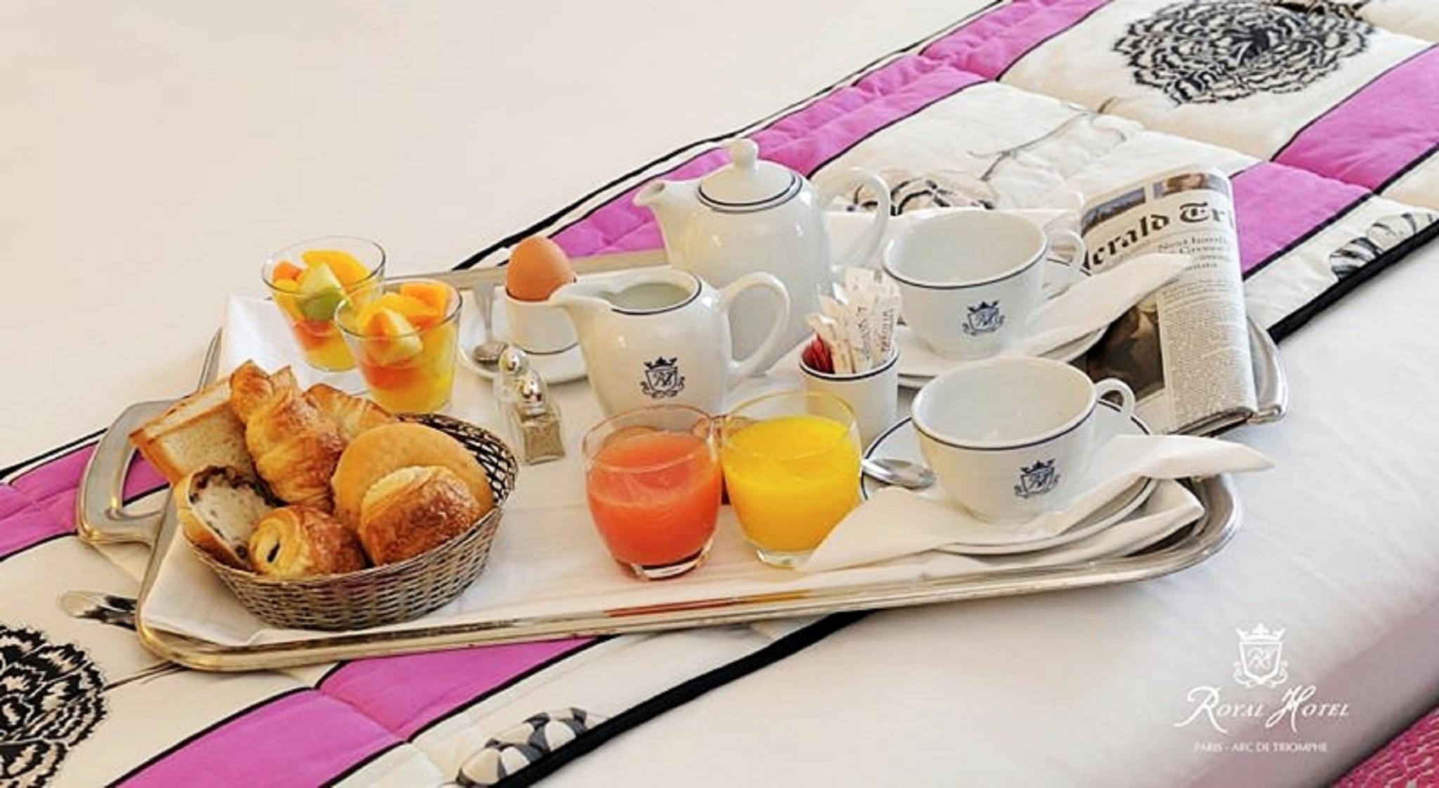 Royal Hotel Paris Champs Elysees Bagian luar foto