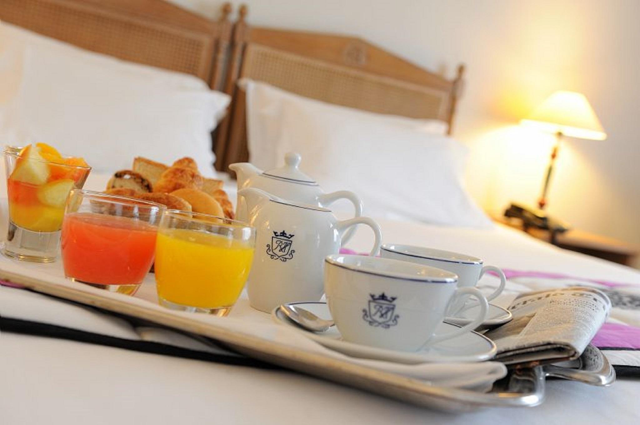 Royal Hotel Paris Champs Elysees Bagian luar foto