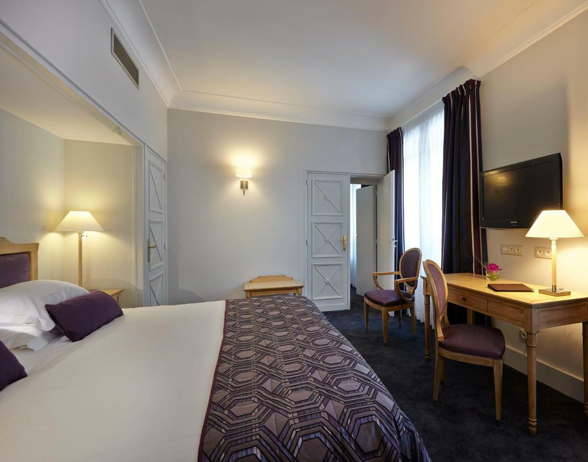 Royal Hotel Paris Champs Elysees Bagian luar foto