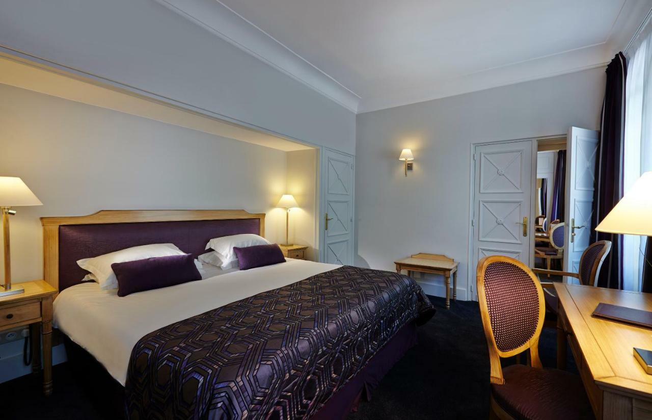 Royal Hotel Paris Champs Elysees Bagian luar foto